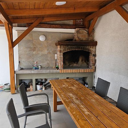 Ferienwohnung Kuca Nerezinka Nerezine Exterior foto